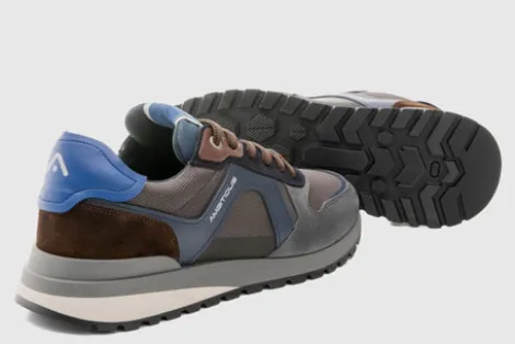 Ambitious 1414611175- Trainer.