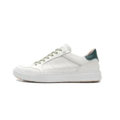 Ambitious White Trainer| 112187333