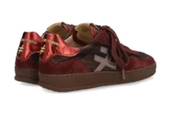 Another Trend A0328357- Trainer.